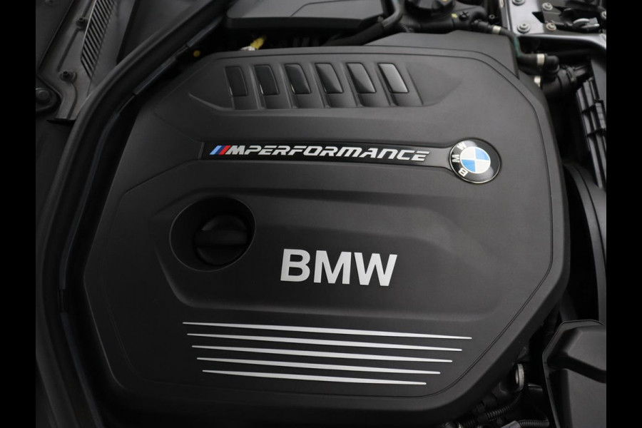 BMW 1-serie M140i High Executive | Stoelverwarming | Carplay | Leder | Adaptief LED | Keyless | Navigatie | Sportstoelen | Parkeerhulp | Climate control | Cruise control | Bluetooth | Getint glas | M Sport