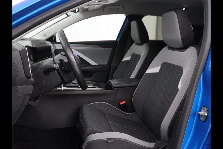Opel Astra 1.6 Hybrid Business Edition | SOH 96,1% | Stoelverwarming | Adaptive cruise | Carplay | Camera | Navigatie | Full LED | Stuurverwarming | Climate control | Parkeerhulp | Getint glas | PHEV | Plug In