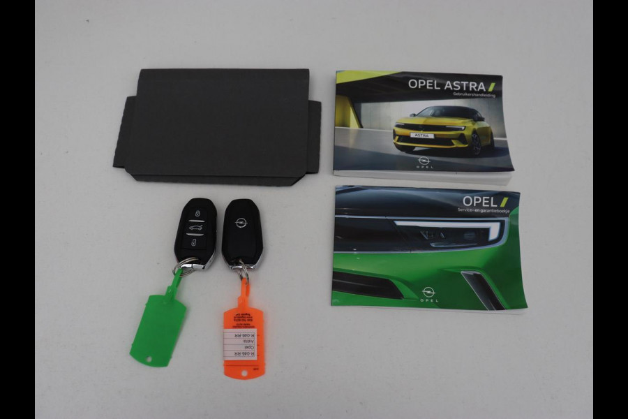 Opel Astra 1.6 Hybrid Business Edition | SOH 96,1% | Stoelverwarming | Adaptive cruise | Carplay | Camera | Navigatie | Full LED | Stuurverwarming | Climate control | Parkeerhulp | Getint glas | PHEV | Plug In