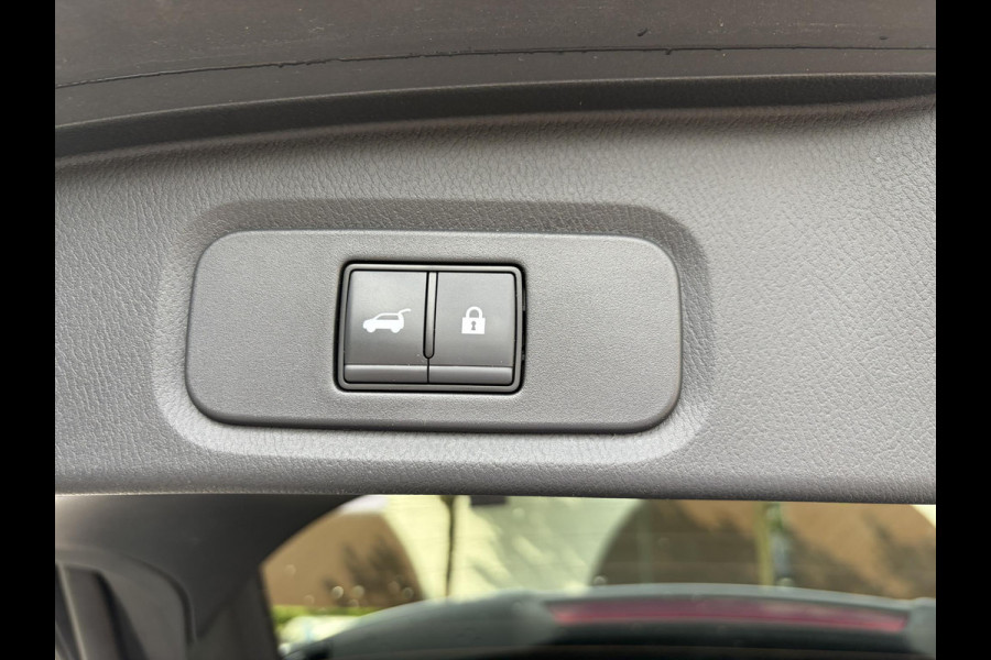 Nissan QASHQAI 1.3 MHEV Xtronic N-Connecta FABRIEKSGARANTIE| STOEL + STUURVERWARMING| VOORRUITVERWARMING| ELEKTRISCHE ACHTERKLEP| HEAD-UP DISPLAY| PANORAMADAK| ADAPTIVE CRUISE CONTROL| DODE HOEK SENSOR| 360 CAMERA|