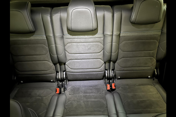 Citroën C5 Aircross 1.2 130PK Automaat Feel Climate Control Apple Carplay/Android Auto Navigatie Cruise Control Full LED 18" LM Velgen Privacy Glass PDC VA + Camera Keyless
