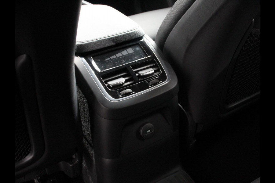 Volvo XC90 2.0 T8 Recharge 391pk AWD Inscription Expression Luchtvering Trekhaak Navigatie Camera 360 Climate Control