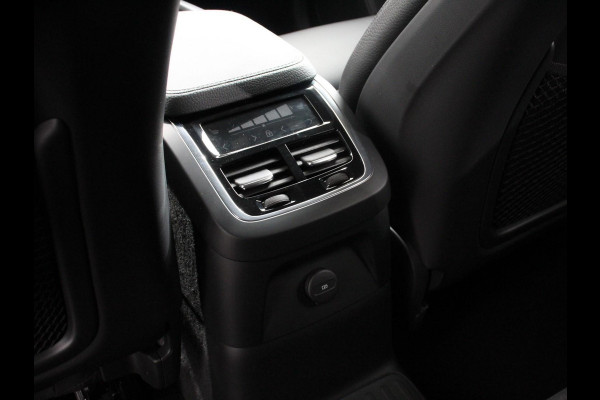 Volvo XC90 2.0 T8 Recharge 391pk AWD Inscription Expression Luchtvering Trekhaak Navigatie Camera 360 Climate Control