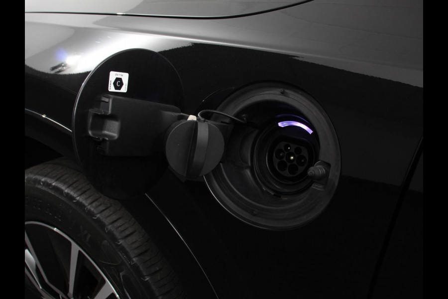 Volvo XC90 2.0 T8 Recharge 391pk AWD Inscription Expression Luchtvering Trekhaak Navigatie Camera 360 Climate Control