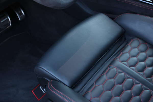 Audi RS4 2.9 TFSI Quattro *Pano*B&O*360 Camera*RS-Stoelen*Keyless*Trekhaak*