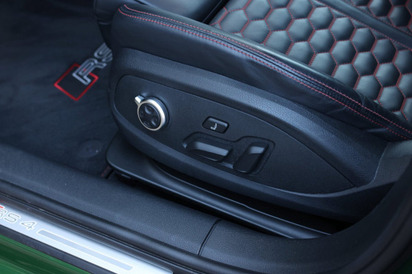 Audi RS4 2.9 TFSI Quattro *Pano*B&O*360 Camera*RS-Stoelen*Keyless*Trekhaak*
