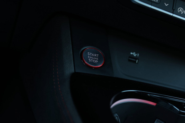 Audi RS4 2.9 TFSI Quattro *Pano*B&O*360 Camera*RS-Stoelen*Keyless*Trekhaak*