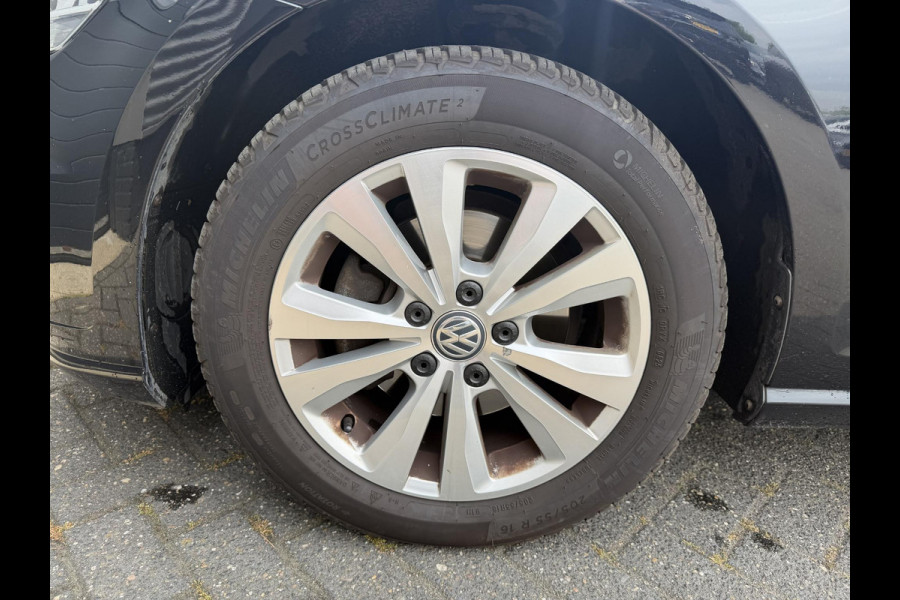 Volkswagen Golf 1.6 TDI Comfortline Business | Navigatie | Camera | DAB | Adaptive Cruise Control |  ACC |
