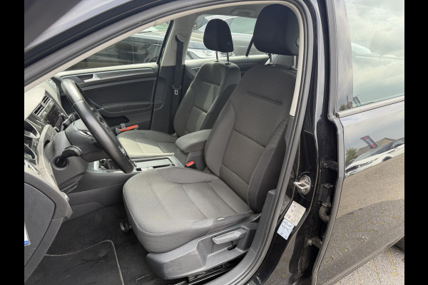 Volkswagen Golf 1.6 TDI Comfortline Business | Navigatie | Camera | DAB | Adaptive Cruise Control |  ACC |