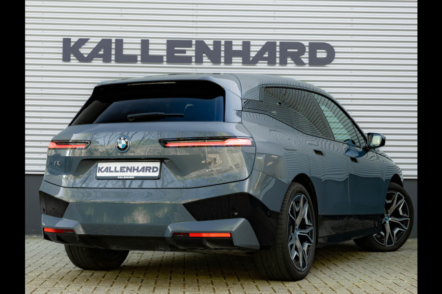 BMW iX xDrive50 - 112kWh - Sport Pakket - Pano - Driving Ass Prof - Head-up