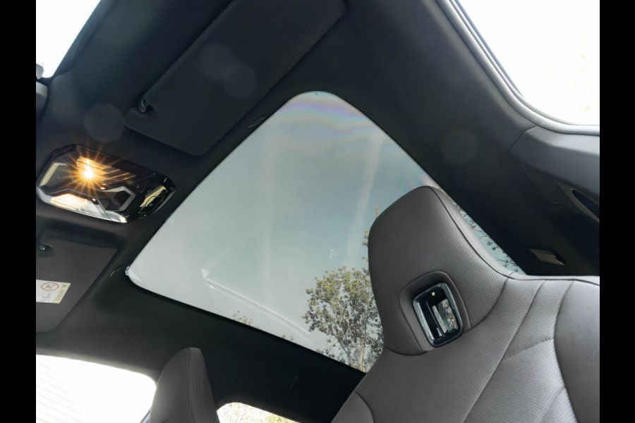 BMW iX xDrive50 - 112kWh - Sport Pakket - Pano - Driving Ass Prof - Head-up