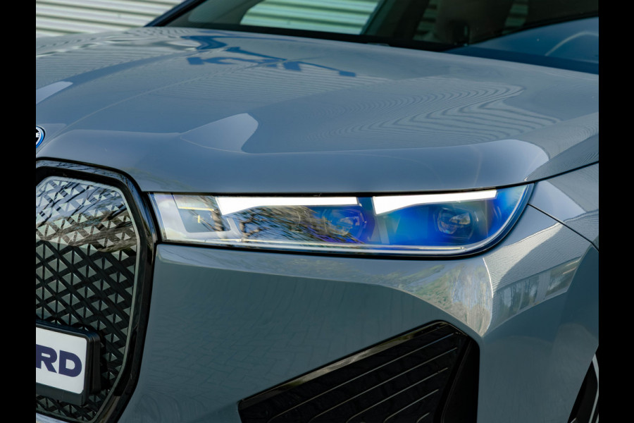 BMW iX xDrive50 - 112kWh - Sport Pakket - Pano - Driving Ass Prof - Head-up