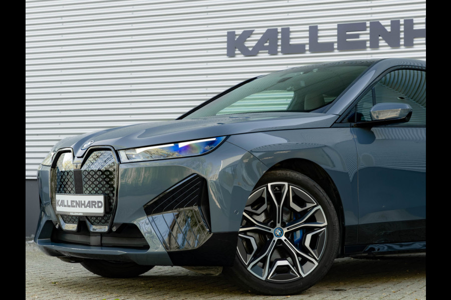 BMW iX xDrive50 - 112kWh - Sport Pakket - Pano - Driving Ass Prof - Head-up