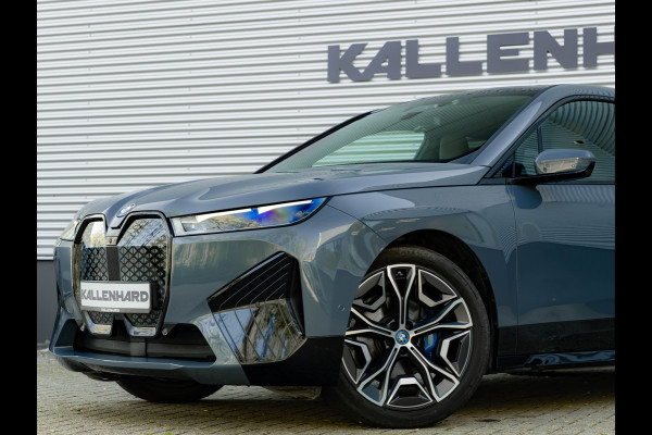 BMW iX xDrive50 - 112kWh - Sport Pakket - Pano - Driving Ass Prof - Head-up