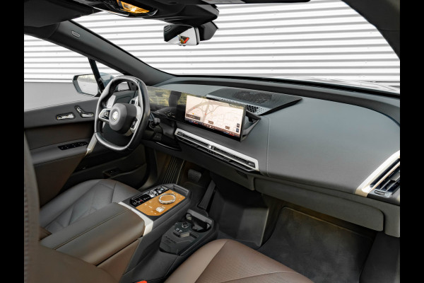 BMW iX xDrive50 - 112kWh - Sport Pakket - Pano - Driving Ass Prof - Head-up