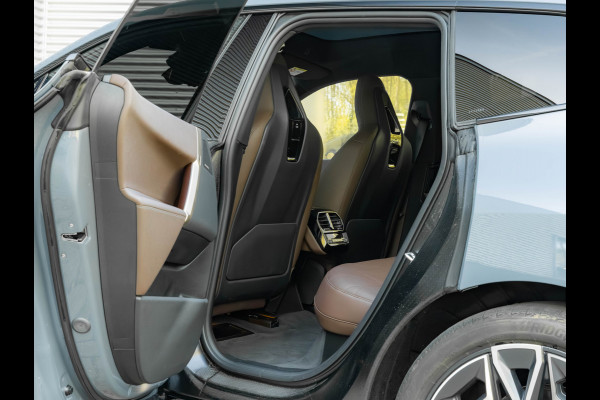 BMW iX xDrive50 - 112kWh - Sport Pakket - Pano - Driving Ass Prof - Head-up
