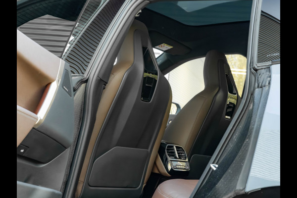 BMW iX xDrive50 - 112kWh - Sport Pakket - Pano - Driving Ass Prof - Head-up