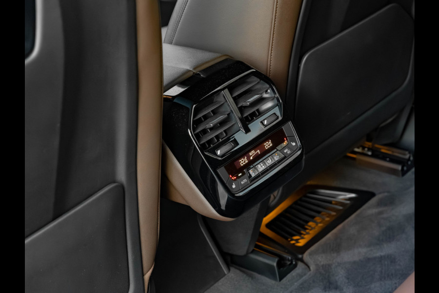 BMW iX xDrive50 - 112kWh - Sport Pakket - Pano - Driving Ass Prof - Head-up