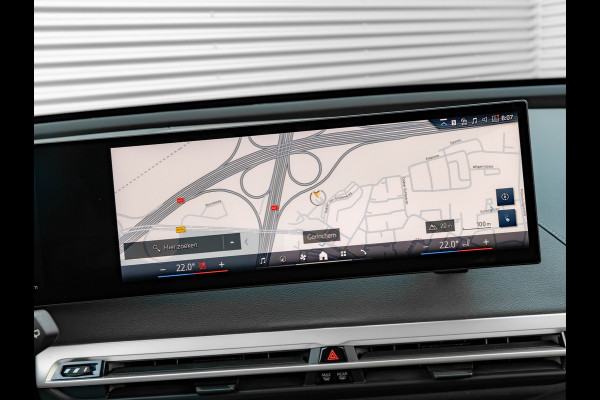 BMW iX xDrive50 - 112kWh - Sport Pakket - Pano - Driving Ass Prof - Head-up
