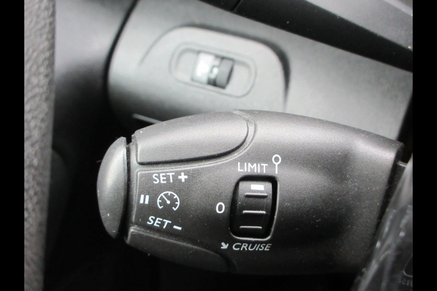 Peugeot Partner 1.6 BleuHDI, 99pk, Navigatie, Camera, PDC, Cruisecontrol.