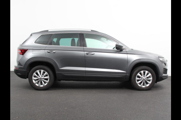 Škoda Karoq 1.5 TSI 150pk Automaat ACT Ambition Navigatie Android Auto / Apple Carplay Climate Control Camera Parkeer sensoren Lichtmetalen Velgen Dab Digitale Cockpit Keyless Start Led Cruise Control Adaptive