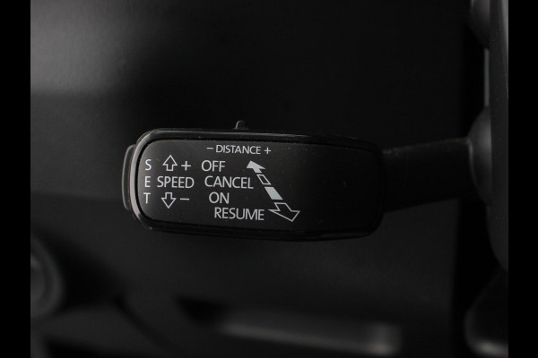 Škoda Karoq 1.5 TSI 150pk Automaat ACT Ambition Navigatie Android Auto / Apple Carplay Climate Control Camera Parkeer sensoren Lichtmetalen Velgen Dab Digitale Cockpit Keyless Start Led Cruise Control Adaptive