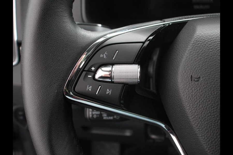Škoda Karoq 1.5 TSI 150pk Automaat ACT Ambition Navigatie Android Auto / Apple Carplay Climate Control Camera Parkeer sensoren Lichtmetalen Velgen Dab Digitale Cockpit Keyless Start Led Cruise Control Adaptive
