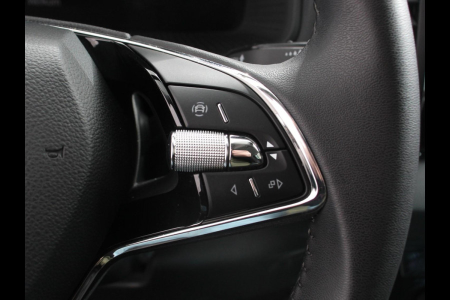 Škoda Karoq 1.5 TSI 150pk Automaat ACT Ambition Navigatie Android Auto / Apple Carplay Climate Control Camera Parkeer sensoren Lichtmetalen Velgen Dab Digitale Cockpit Keyless Start Led Cruise Control Adaptive