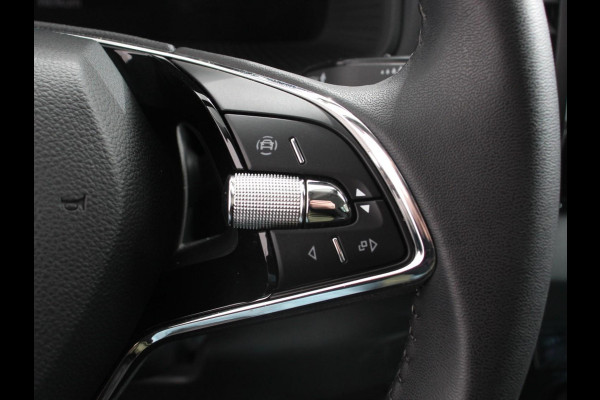 Škoda Karoq 1.5 TSI 150pk Automaat ACT Ambition Navigatie Android Auto / Apple Carplay Climate Control Camera Parkeer sensoren Lichtmetalen Velgen Dab Digitale Cockpit Keyless Start Led Cruise Control Adaptive