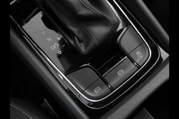 Škoda Karoq 1.5 TSI 150pk Automaat ACT Ambition Navigatie Android Auto / Apple Carplay Climate Control Camera Parkeer sensoren Lichtmetalen Velgen Dab Digitale Cockpit Keyless Start Led Cruise Control Adaptive