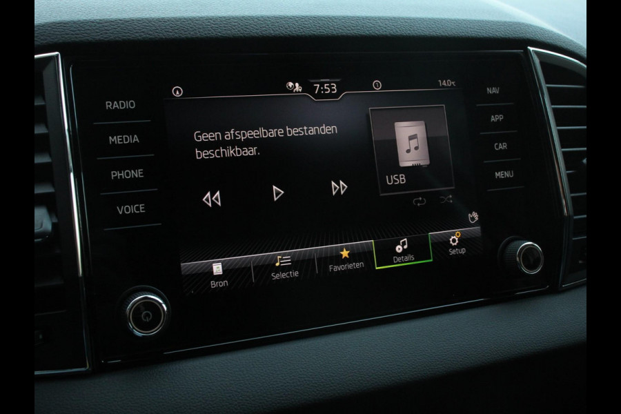 Škoda Karoq 1.5 TSI 150pk Automaat ACT Ambition Navigatie Android Auto / Apple Carplay Climate Control Camera Parkeer sensoren Lichtmetalen Velgen Dab Digitale Cockpit Keyless Start Led Cruise Control Adaptive