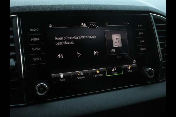 Škoda Karoq 1.5 TSI 150pk Automaat ACT Ambition Navigatie Android Auto / Apple Carplay Climate Control Camera Parkeer sensoren Lichtmetalen Velgen Dab Digitale Cockpit Keyless Start Led Cruise Control Adaptive