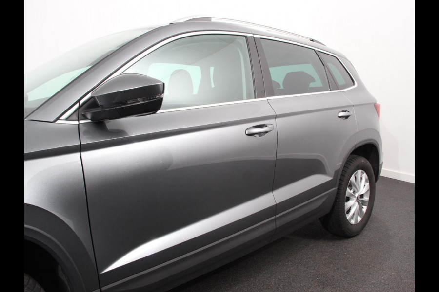 Škoda Karoq 1.5 TSI 150pk Automaat ACT Ambition Navigatie Android Auto / Apple Carplay Climate Control Camera Parkeer sensoren Lichtmetalen Velgen Dab Digitale Cockpit Keyless Start Led Cruise Control Adaptive