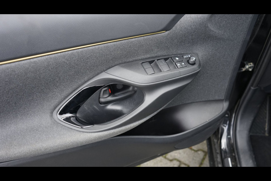 Toyota Yaris Cross 1.5 Hybrid Trail AUTOMAAT-ACC-CAMERA-FULL LED-HEADUP-JBL SOUND-KEYLESS-PANORAMA-STOELVERWARMING