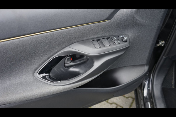 Toyota Yaris Cross 1.5 Hybrid Trail AUTOMAAT-ACC-CAMERA-FULL LED-HEADUP-JBL SOUND-KEYLESS-PANORAMA-STOELVERWARMING