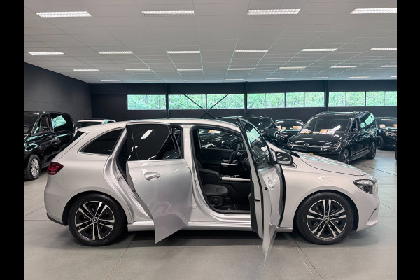 Mercedes-Benz B-Klasse 180 Business Line NAVI/V-COCKPIT/CAM/DAB/ECC/PDC/CRUISE/TREKH///