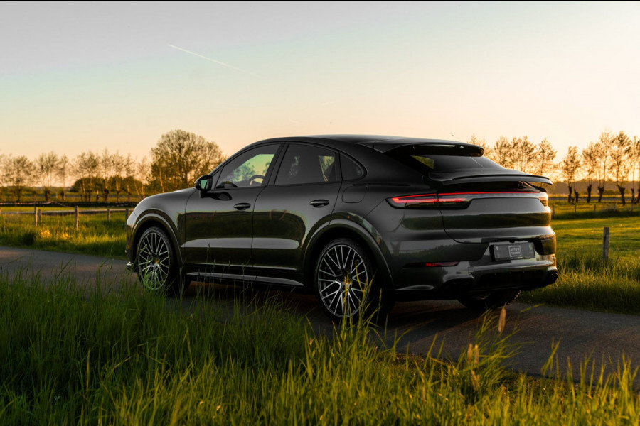 Porsche Cayenne Coupé 3.0 E-Hybrid Platinum Edition Sport Design Luchtvering Pano Soft Black Optic Close 22''