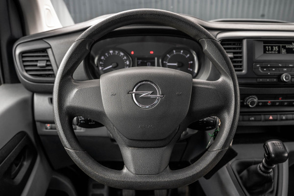 Opel Vivaro 1.5 L2H1 | 120 PK | 1ste Eigenaar | Cruise | Airco | Trekhaak | Imperiaal