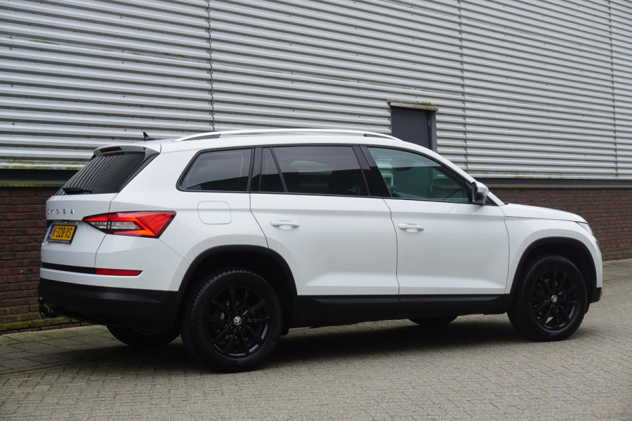 Škoda Kodiaq 1.5 TSI/Wegklapbare trekhaak/Camera/Leer-Stof/ Moon white metallic.