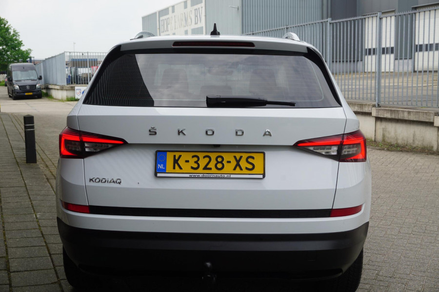 Škoda Kodiaq 1.5 TSI/Wegklapbare trekhaak/Camera/Leer-Stof/ Moon white metallic.