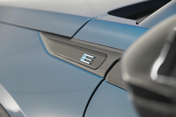 Peugeot e-2008 EV Allure 54 kWh | 11 KW Lader | Apple Carplay | Parkeersensoren