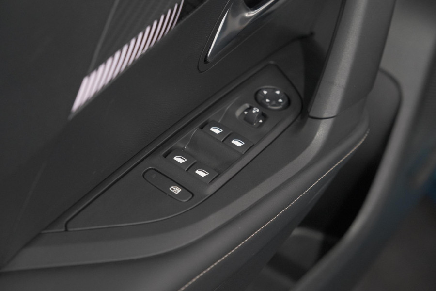 Peugeot e-2008 EV Allure 54 kWh | 11 KW Lader | Apple Carplay | Parkeersensoren