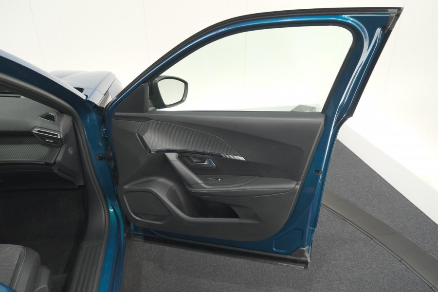 Peugeot e-2008 EV Allure 54 kWh | 11 KW Lader | Apple Carplay | Parkeersensoren
