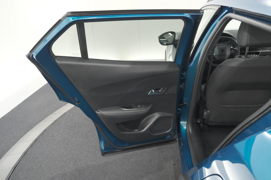 Peugeot e-2008 EV Allure 54 kWh | 11 KW Lader | Apple Carplay | Parkeersensoren