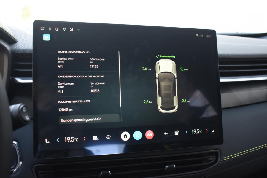 Lynk & Co 01 276PK Automaat Core / Adaptieve cruise control / Stoel - en stuurwielverwarming / Parkeersensoren / Achteruitrijcamera / Apple Carplay / Trekhaak / Metallic lak / 19" velgen