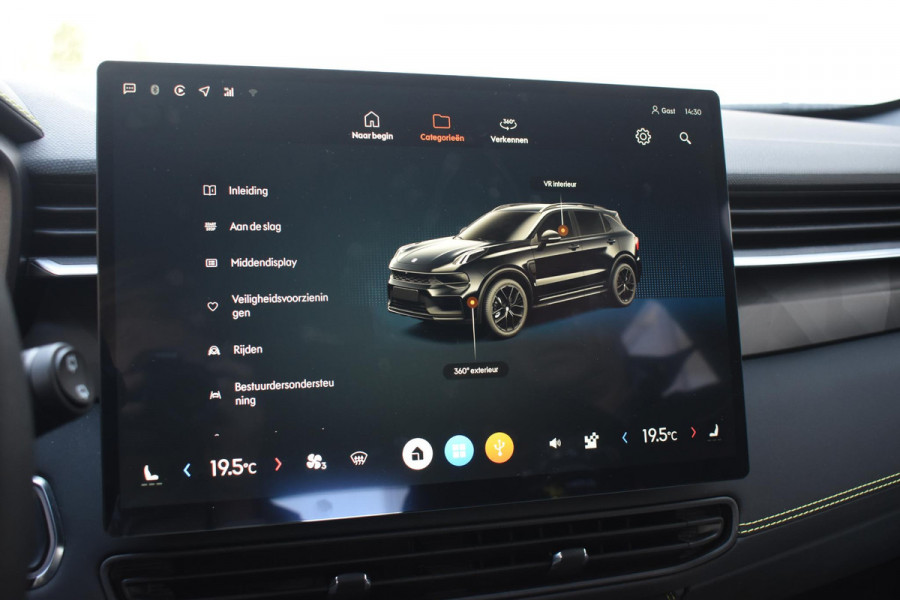 Lynk & Co 01 276PK Automaat Core / Adaptieve cruise control / Stoel - en stuurwielverwarming / Parkeersensoren / Achteruitrijcamera / Apple Carplay / Trekhaak / Metallic lak / 19" velgen