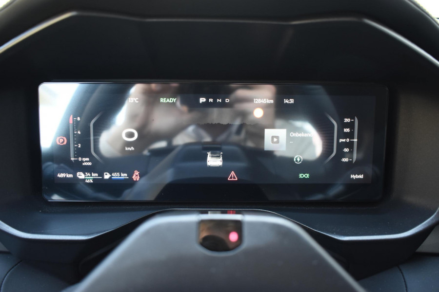 Lynk & Co 01 276PK Automaat Core / Adaptieve cruise control / Stoel - en stuurwielverwarming / Parkeersensoren / Achteruitrijcamera / Apple Carplay / Trekhaak / Metallic lak / 19" velgen