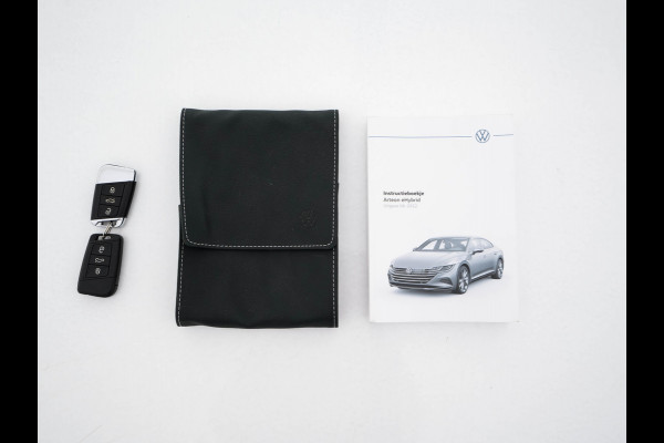 Volkswagen Arteon 1.4 TSI eHybrid R-Line Business+ (Plug-In) (INCL-BTW) *PANO | HEAD-UP | LEATHER-MICROFIBRE | FULL-LED | TOPVIEW | ADAPTIVE-CRUISE | BLINDSPOT | HEATED-SPORTSEATS | KEYLESS | NAVI-FULLMAP | PRIVACYGLASS | SHIFTPADDLES | DIGI-COCKPIT |