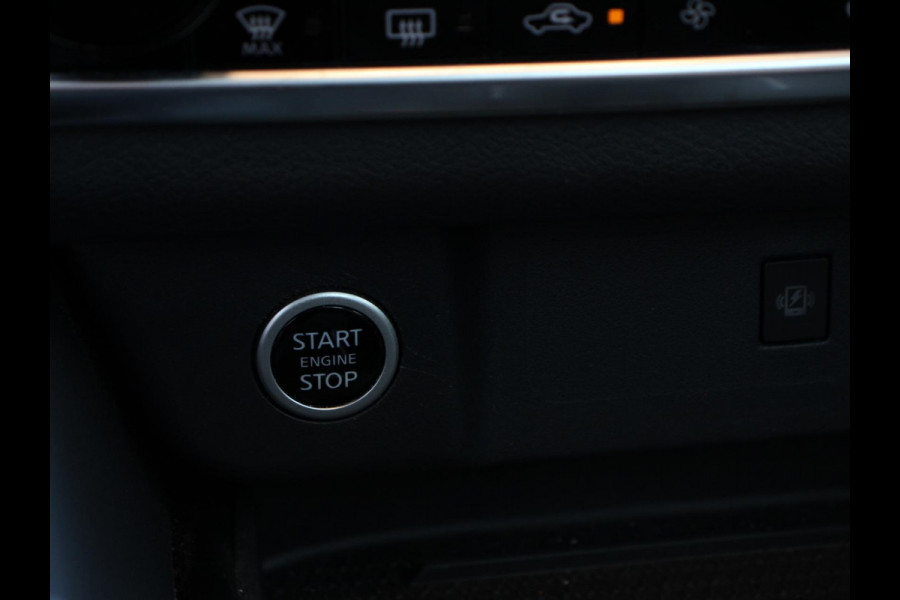 Nissan QASHQAI 1.3 MHEV Xtronic Tekna Plus Automaat Navigatie Apple Carplay/Android Auto Parkeersensoren 360 camera Adaptive cruise control Panoramadak Elektrische achterklep Elektrische bestuurderstoel Stoel-en stuurverwarming Ledverlichting Climate Control