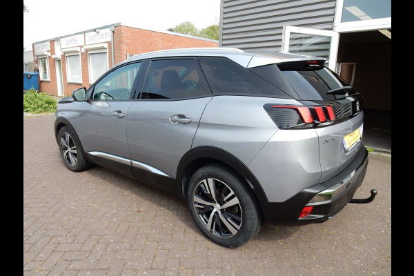 Peugeot 3008 1.2 PureTech ALLURE*LEDER*PANODAK*NAVI*CAMERA*